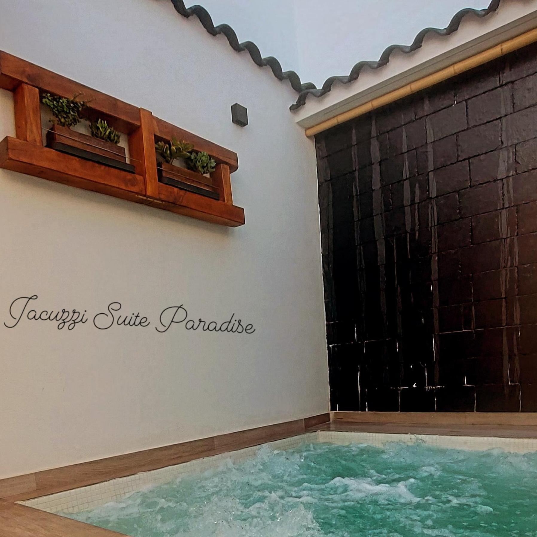 Jacuzzi Suite Paradise Ciudad Real Exterior foto